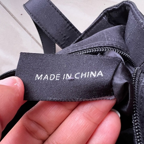 Laura Ashley diaper bag black stamped Laura Ashley everywhere with 2 pockets - Picture 14 of 16